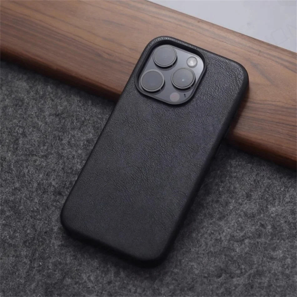Capa de Couro Crazy Horse com MagSafe para iPhone — Design Vintage e Carregamento Magnético
