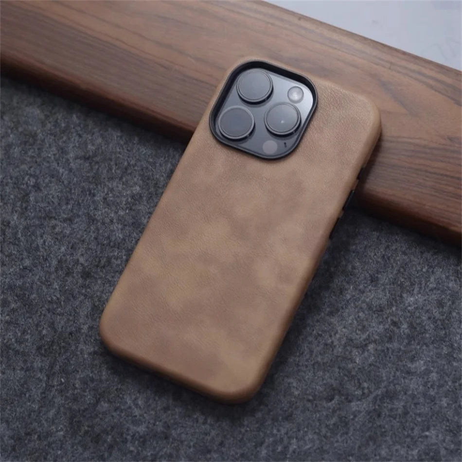 Capa de Couro Crazy Horse com MagSafe para iPhone — Design Vintage e Carregamento Magnético