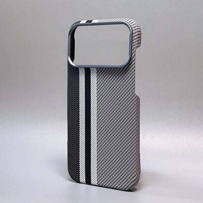 Capa Ultra Fina em Fibra de Carbono para iPhone — Proteção Antichoque com Lente de Câmera em Liga Metálica
