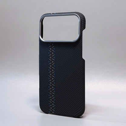Capa Ultra Fina em Fibra de Carbono para iPhone — Proteção Antichoque com Lente de Câmera em Liga Metálica