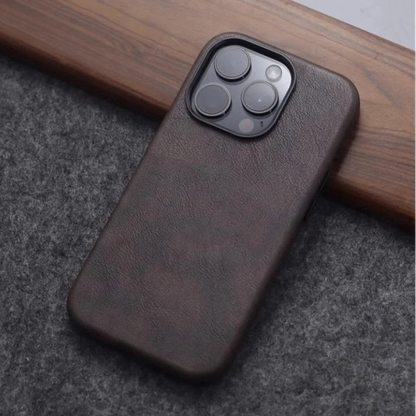 Capa de Couro Crazy Horse com MagSafe para iPhone — Design Vintage e Carregamento Magnético