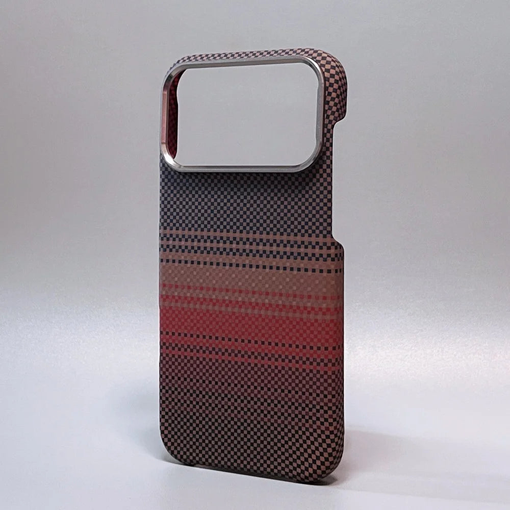 Capa Ultra Fina em Fibra de Carbono para iPhone — Proteção Antichoque com Lente de Câmera em Liga Metálica
