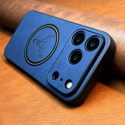 Capa de Couro Premium com Estampa de Cervo para iPhone — Compatível com MagSafe e Proteção Antichoque