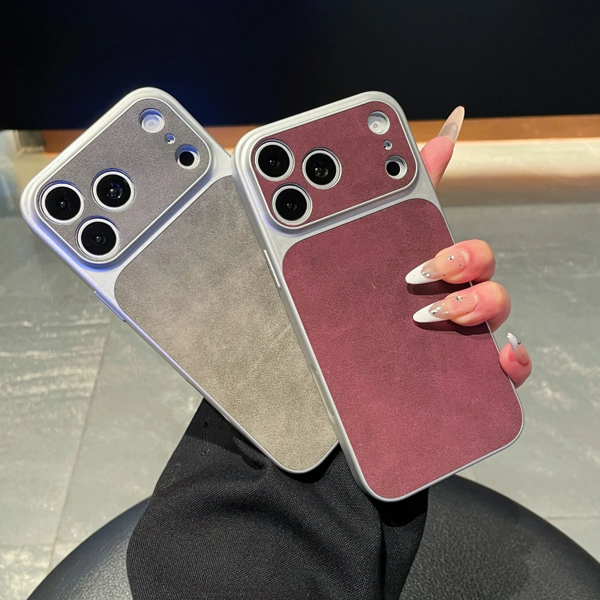 Capa de Couro Premium com Proteção de Câmera Deslizante para iPhone — Segurança e Design Elegante