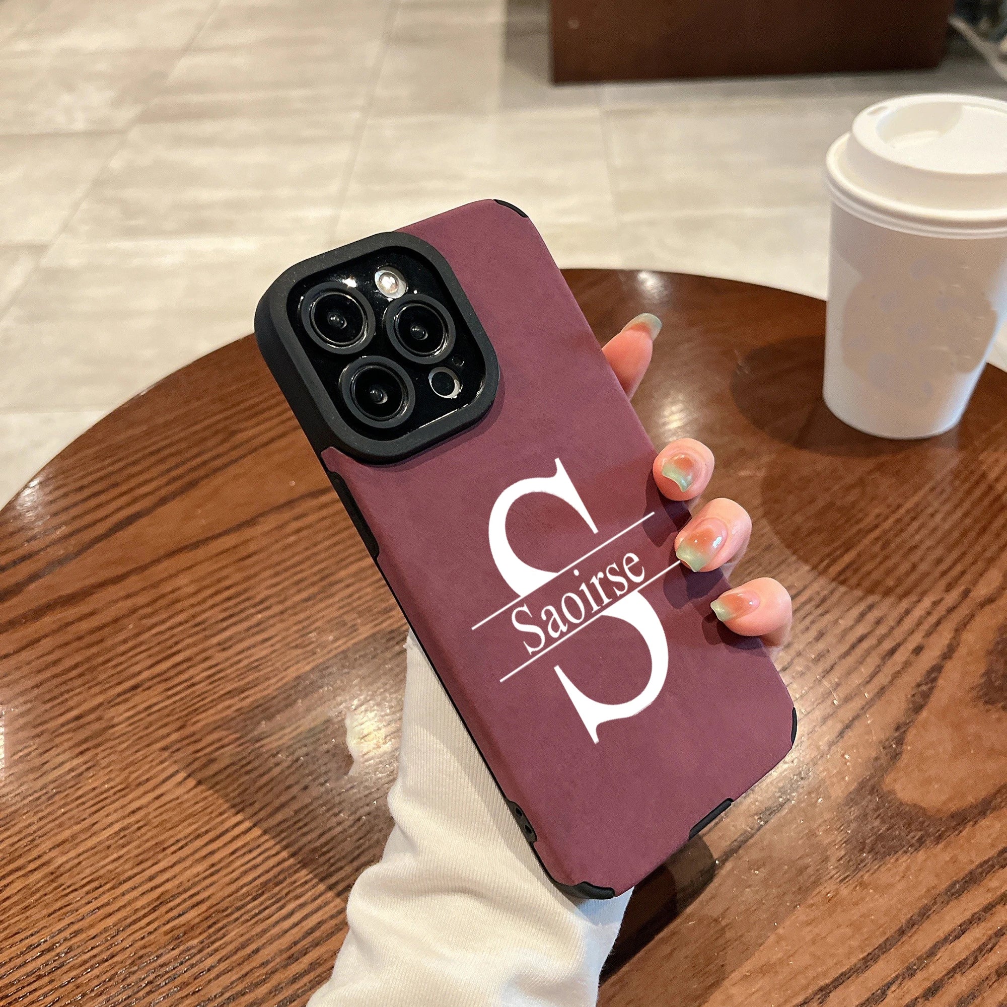 Capa Personalizada com Inicial e Nome de Couro - Letra Grande e Impressão UV