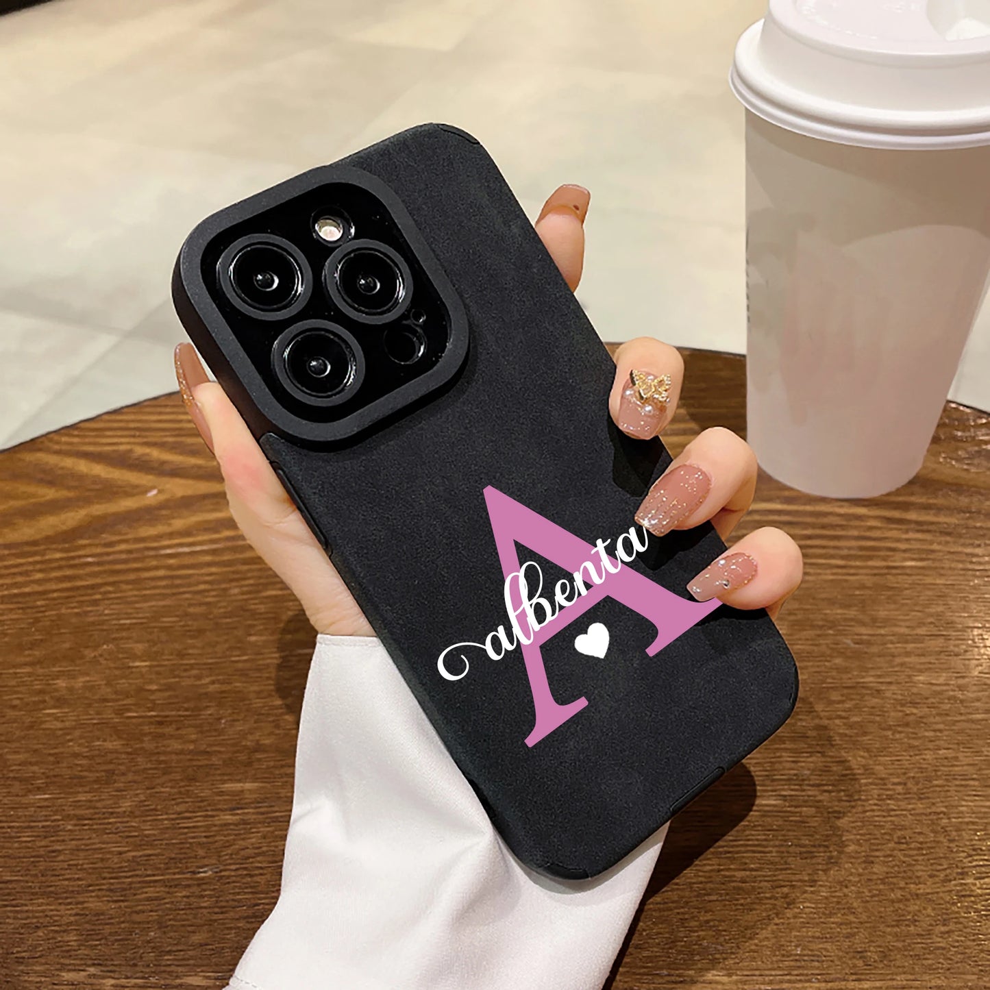 Capa Personalizada com Nome e Letra Inicial Colorida de Couro  para iPhone