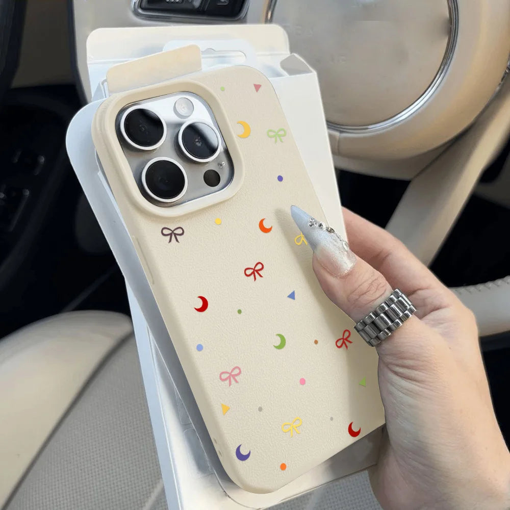 Capa de Silicone com Acabamento em Couro para iPhone — Proteção Antichoque e Design Minimalista