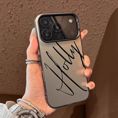 Capa iPhone Personalizada com Nome em Caligrafia — Acabamento Fosco e Impressão UV