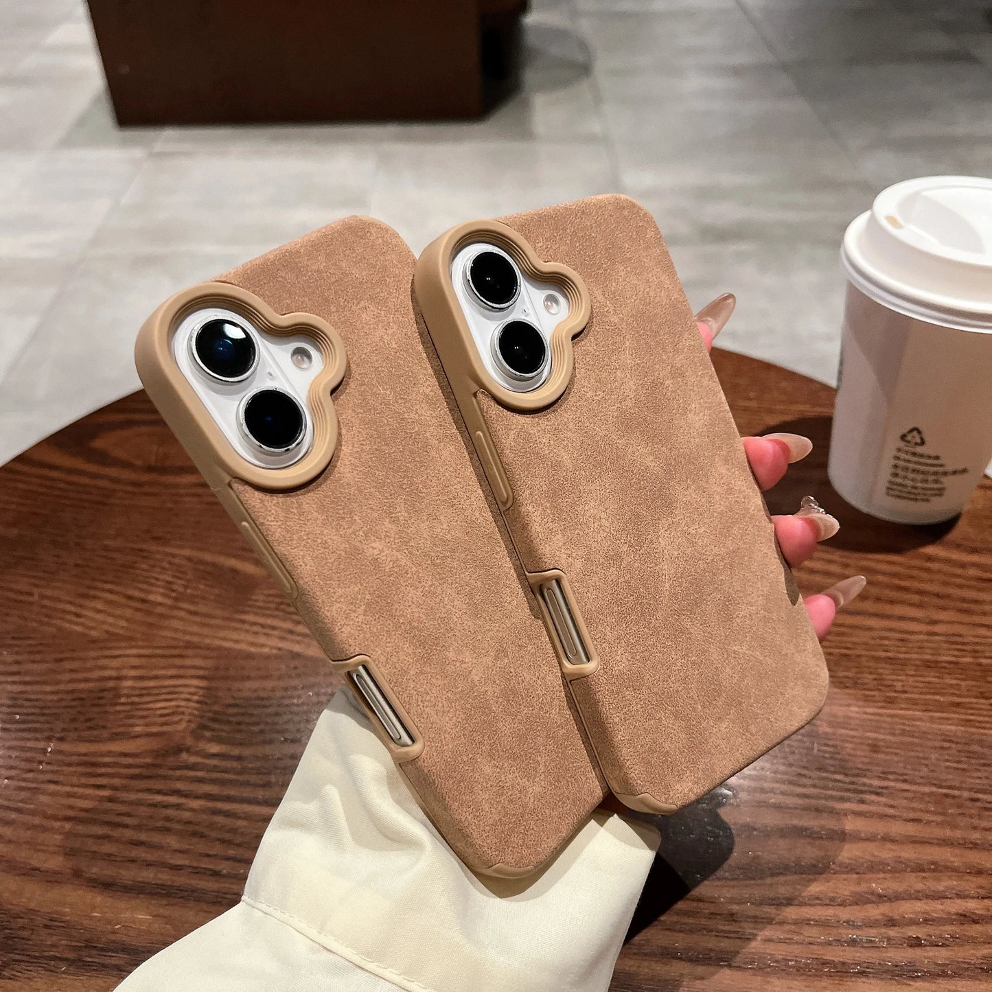 Capa de Couro Camurça Premium com Acabamento Macio para iPhone — Proteção Antichoque e Design Elegante