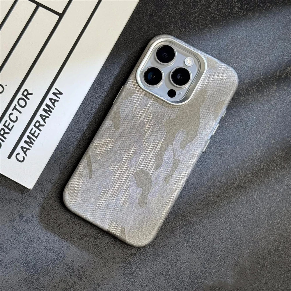 Capa Camuflada de Couro com MagSafe para iPhone — Proteção Antichoque Estilo Armor