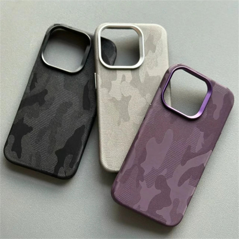 Capa Camuflada de Couro com MagSafe para iPhone — Proteção Antichoque Estilo Armor