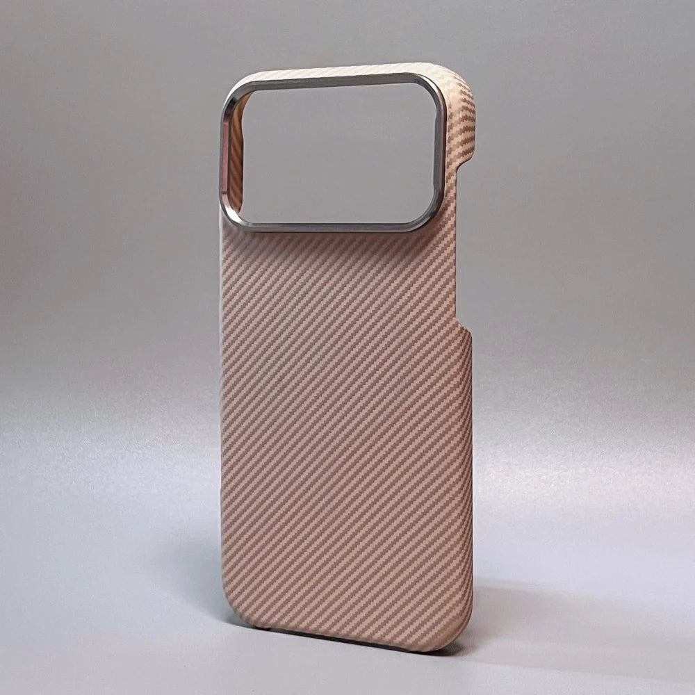 Capa Ultra Fina em Fibra de Carbono para iPhone — Proteção Antichoque com Lente de Câmera em Liga Metálica