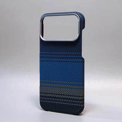 Capa Ultra Fina em Fibra de Carbono para iPhone — Proteção Antichoque com Lente de Câmera em Liga Metálica